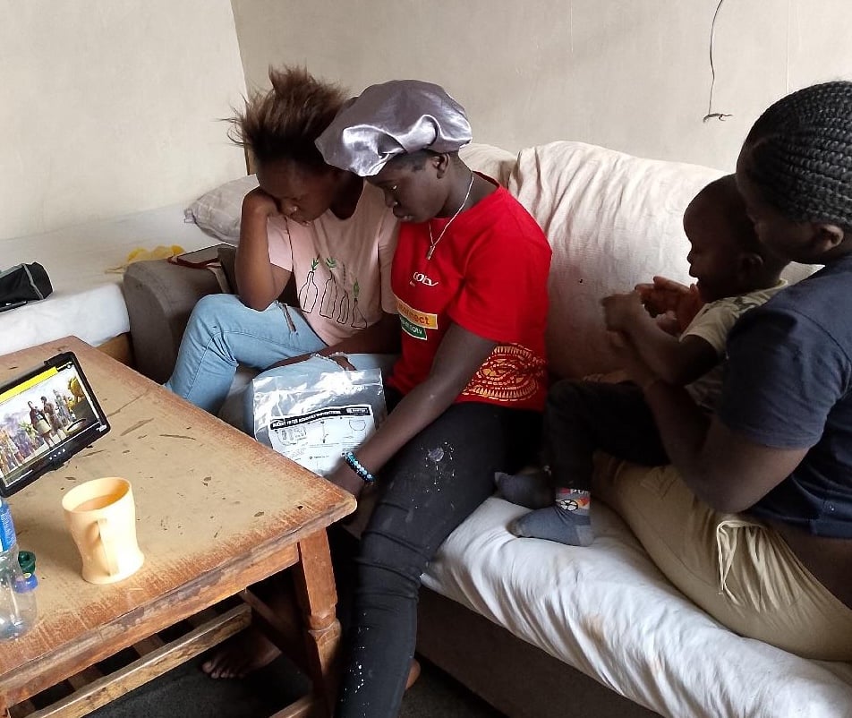 12688-Esther,Imari and Florine-1