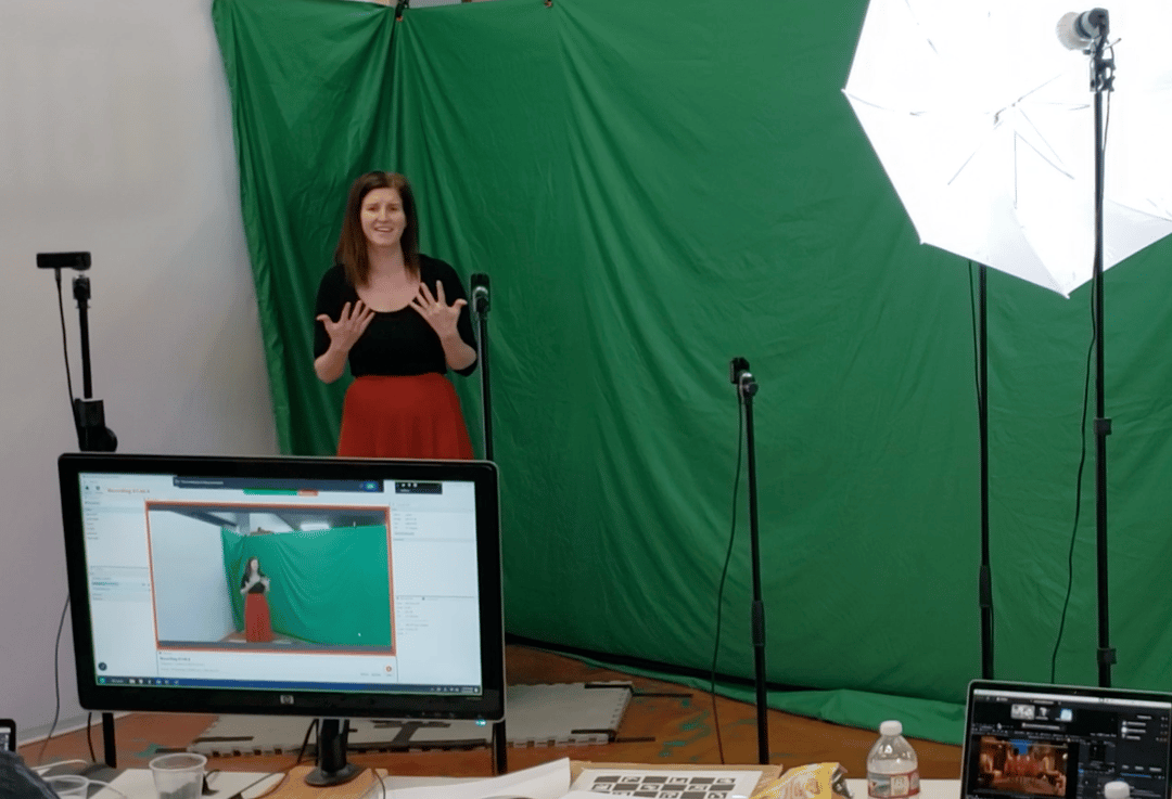 Rebekah_in_Chameleon_Studio_1